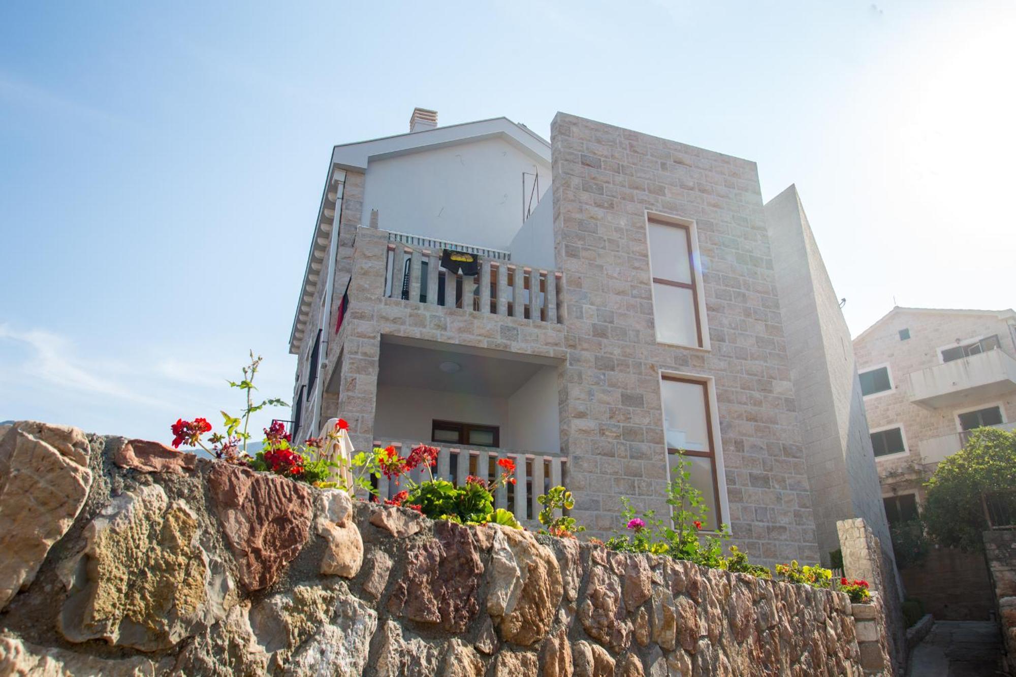 Mima Apartman