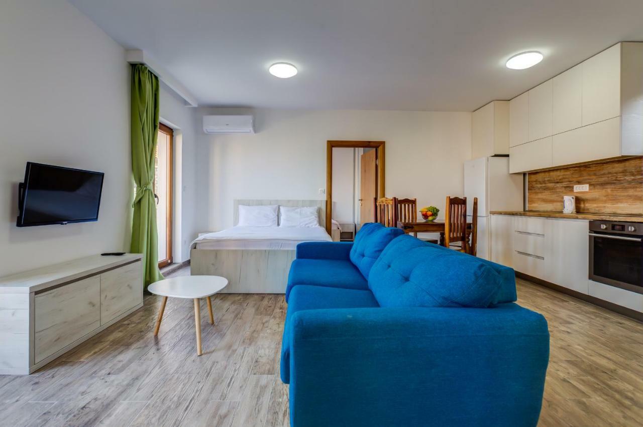 Mima * Sveti Stefan